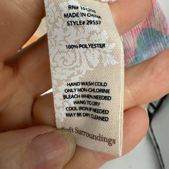 Soft Surroundings Waterflower Tank Top L Green Colorful Shark Bite Hem Flowy - Picture 6 of 6